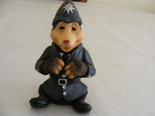 Mollenium molening policeman - mollenium,