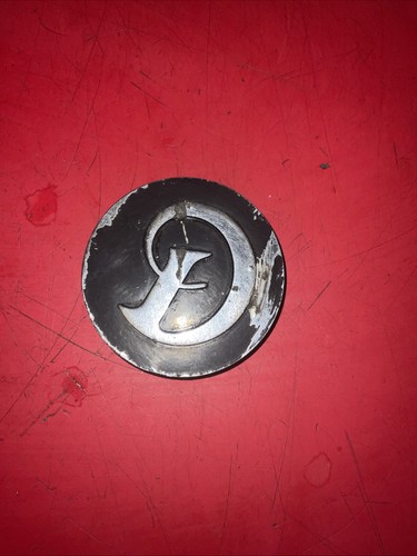 Badge daimler hub cap - cap, knave