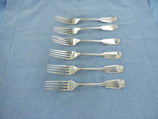 AN ANTIQUE SET OF SIX STERLING SILVER FIDDLE BACK DESSERT FORKS, LONDON 1901.