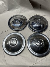 Morris Minor 1000 Hub Caps Dog