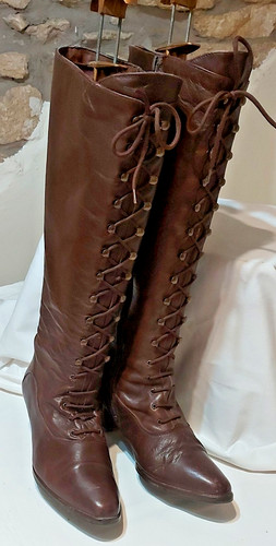 Vintage victorian goth style - victorian,