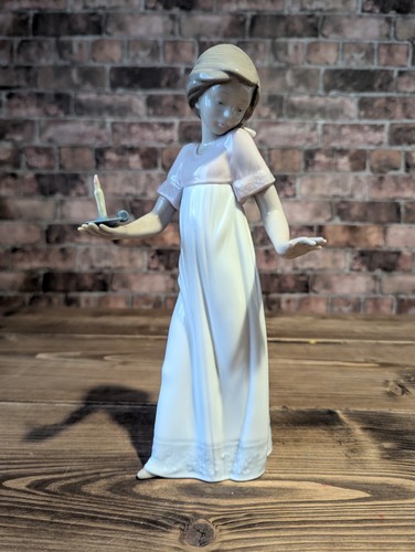 Lladro nao light the way - light,