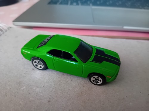 Hot wheels dodge challenger - wheels,