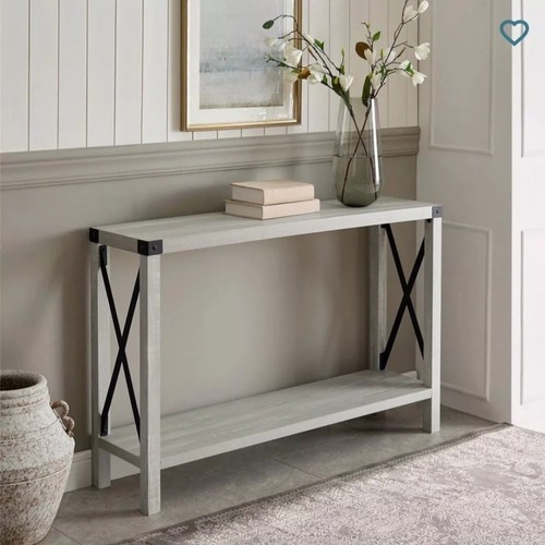 Rustic farmhouse entryway - rustic,