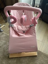 Puggle pink baby bouncer/baby chair
