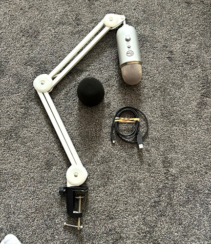 Blue yeti usb microphone - yeti,