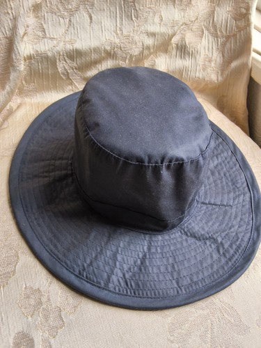 Blue waxed hat - blue,