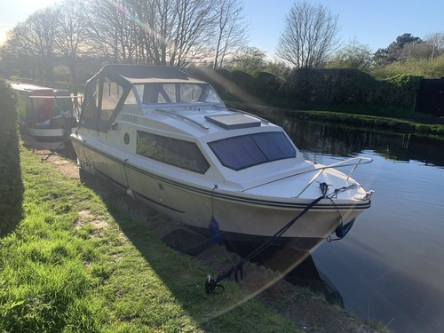 Cabin crusier - cabin,