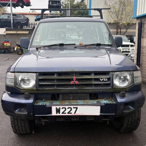 Mitsubishi pajero v43w - v43w, petrol