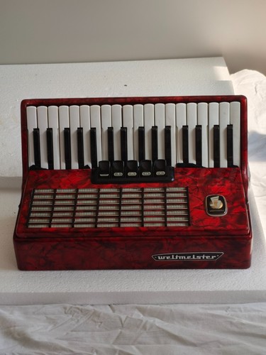 Part piano accordion - part,
