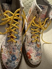 Dr Martens Flower Boots