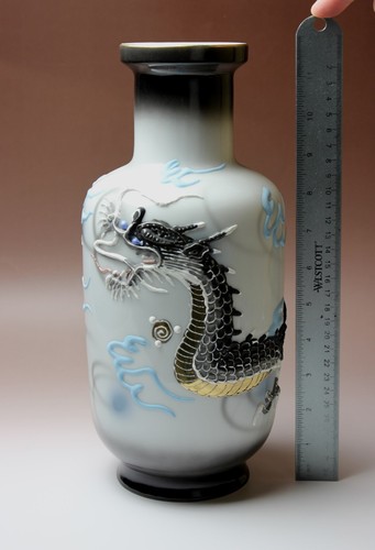 Raised moriage black - raised,