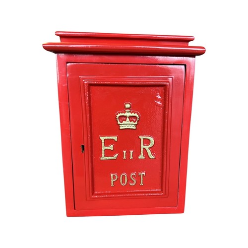 Wall royal postbox letter - er,