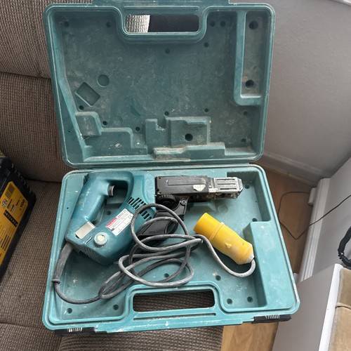 Makita 6833 110v auto - makita,