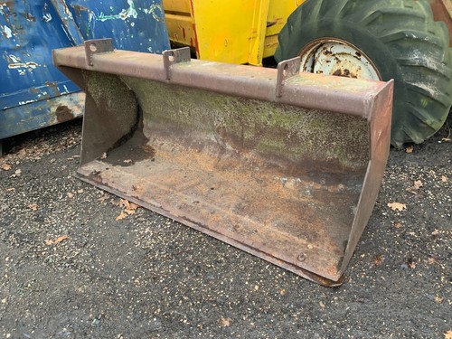 Front loader bucket - (6',