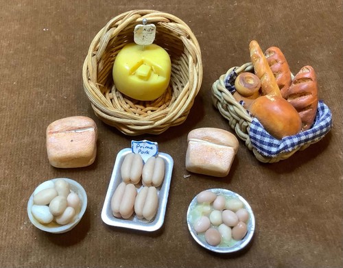 Vintage dolls house - 1:12,
