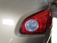 right rear tailgate lamp
