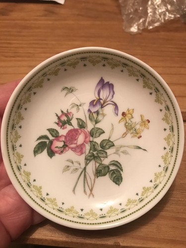 Vintage royal doulton camilla - royal,