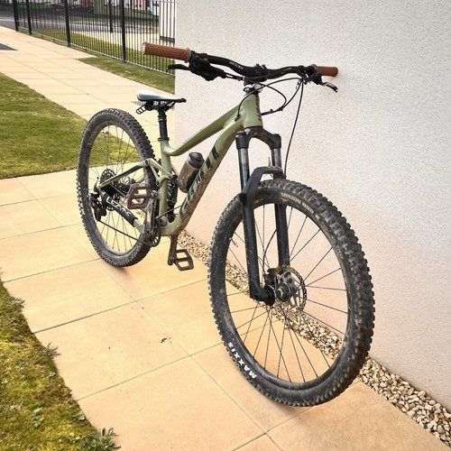 Giant 29in hardtail mountain - 29in,