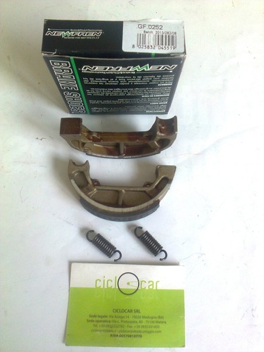 Pair brake pads rear wheel - brake,