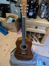 HONDO ACOUSTIC GUITAR MODEL