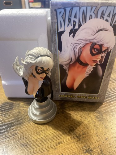 Black cat bust statue 2002 - bust,