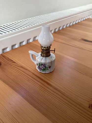 Pretty vintage small - small, ceramic