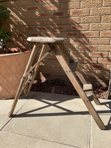 Vintage small wooden step - ,