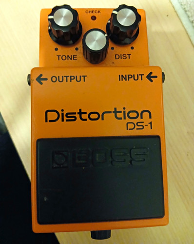 Boss analogue distortion - ds-1,