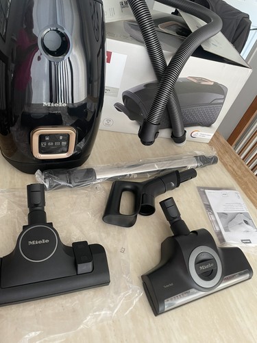 Miele guard cat dog - &,