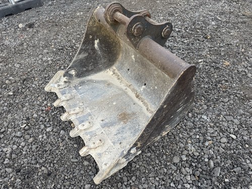 Case 900mm digging bucket 45mm - case,