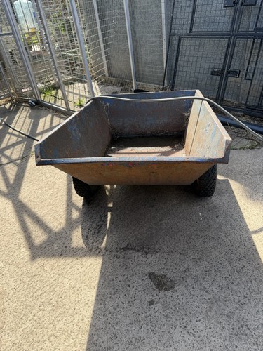 Tipping trailer for ride - ride, on