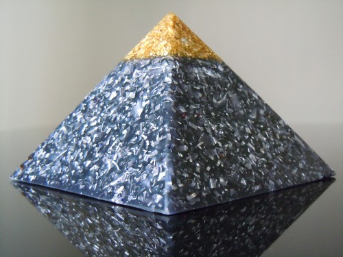 Orgone pyramid orgonite 24k - pyramid,