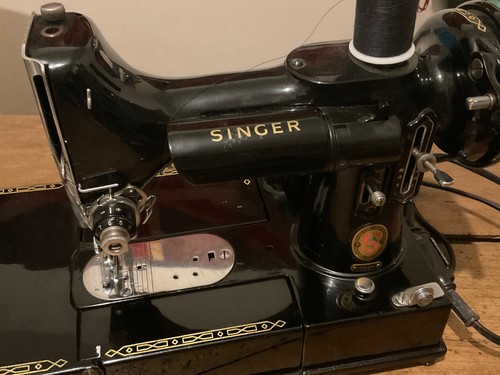 Rare red 1961 singer 222k - red,