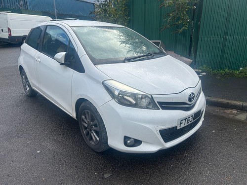 Toyota yaris petrol 2014 - petrol,