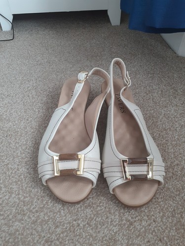 Pavers beige sandals size - pavers,