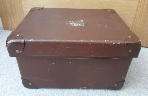 Vintage brown lidded tuck - brown,