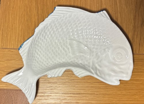 Vintage white curved fish - vintage,