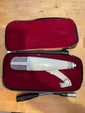 Vintage white Sennheiser MD421-N