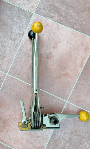 Banding machine