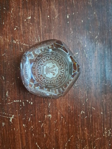 Glass paperweight royal - -,
