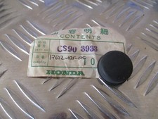 HONDA GENUNE NOS TANK CUSHION SPACER SOLD AS A PAIR 17602-035-000 SS50 S65 CL50