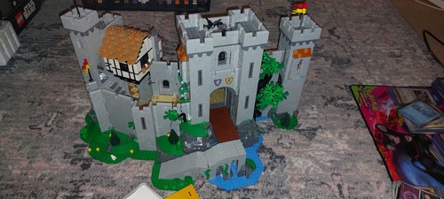 Lego lion knights castle 10305 - lion,