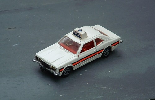 Corgi 402 vintage police ford - police,