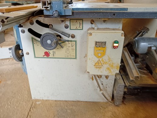 Panel saw with scriber and - with,