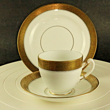 Royal Stafford Trio –