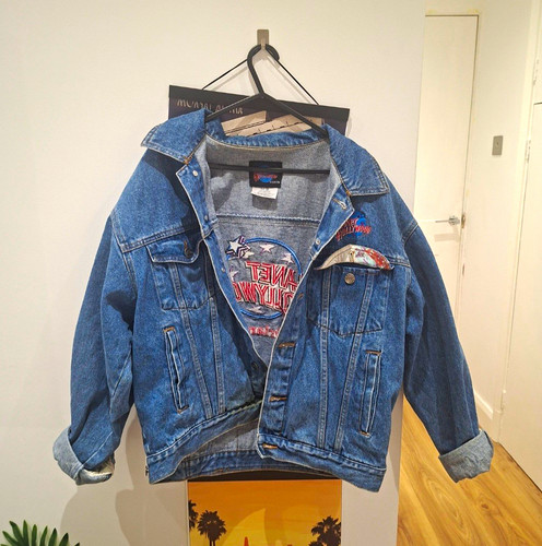 Vintage mid 1990s planet - vintage,
