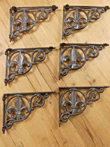 Fleur lis shelf bracket - de,