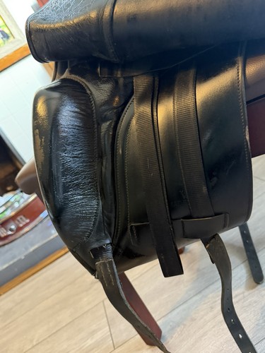 Albion dressage saddle - ., 17.5