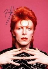 DAVID BOWIE SIGNED AUTOGRAPHED